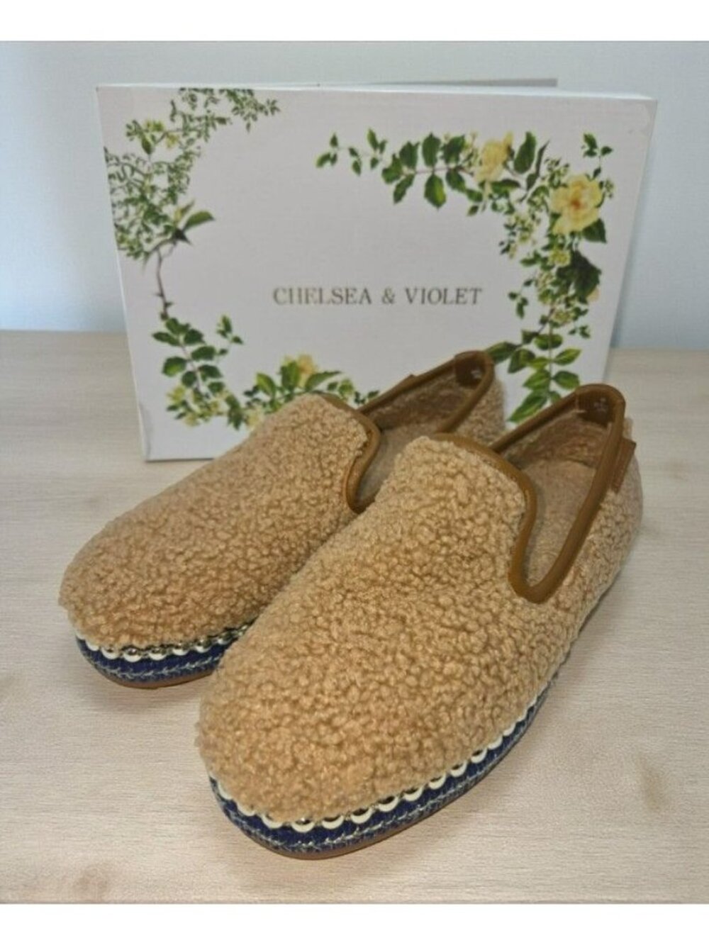 Chelsea & Violet Sherpa Slip-On Espadrille Latte Flats 6 NWB